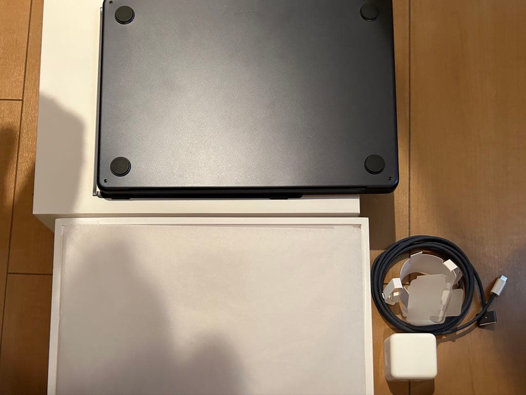 Apple MacBook Air 13.6インチ 512GB SSD 8GB