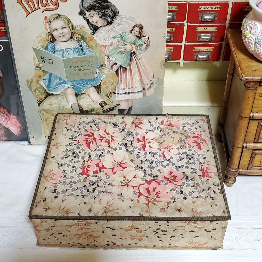 アンティーク　カルトナージュ　花柄ボックス