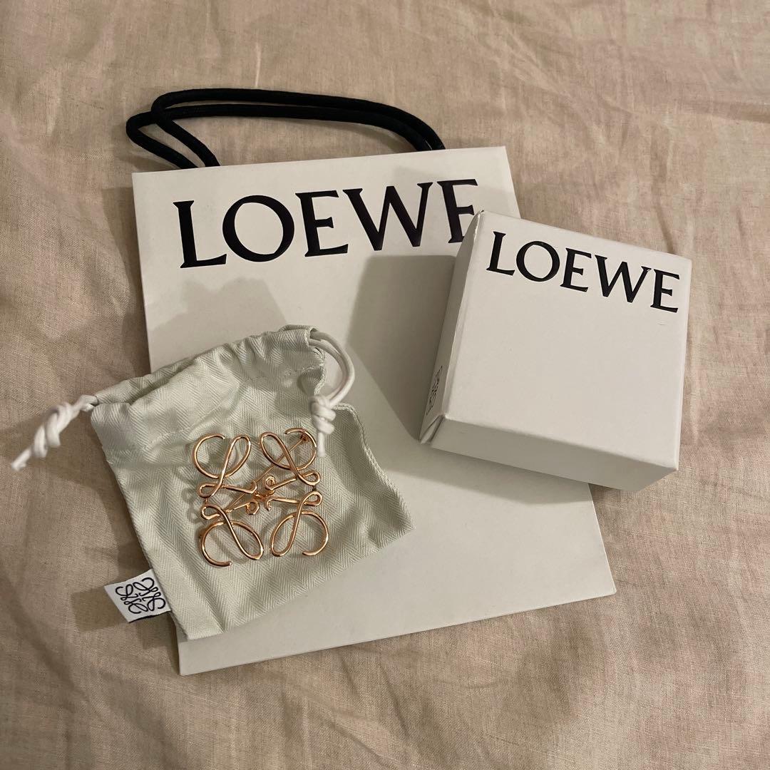 ロエベLOEWEアナグラムブローチピンクゴールド新品に近い美品