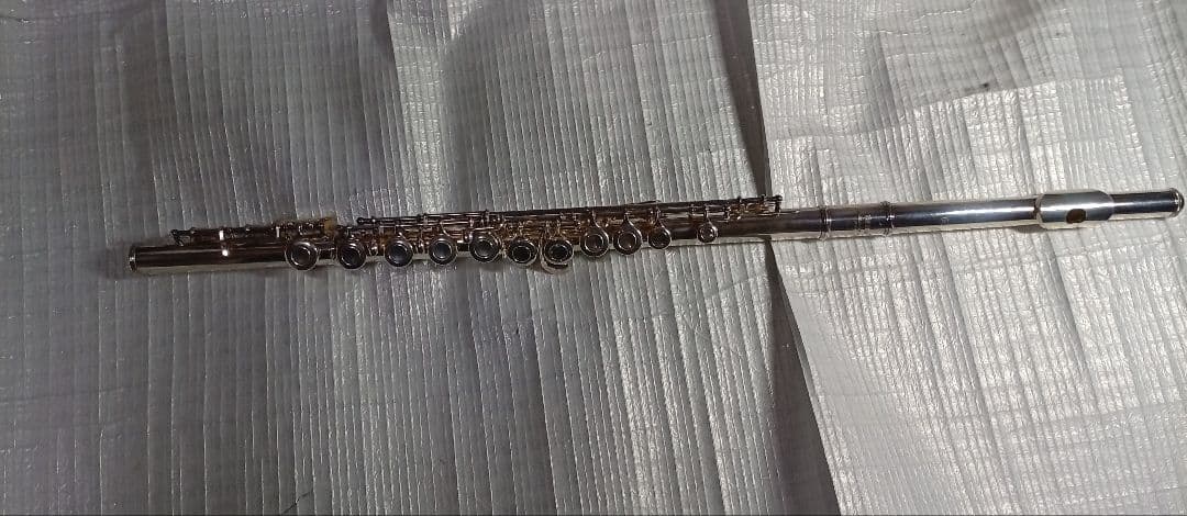 ヤマハ YFL211S フルート Eメカ付き　初心者　吹奏楽
