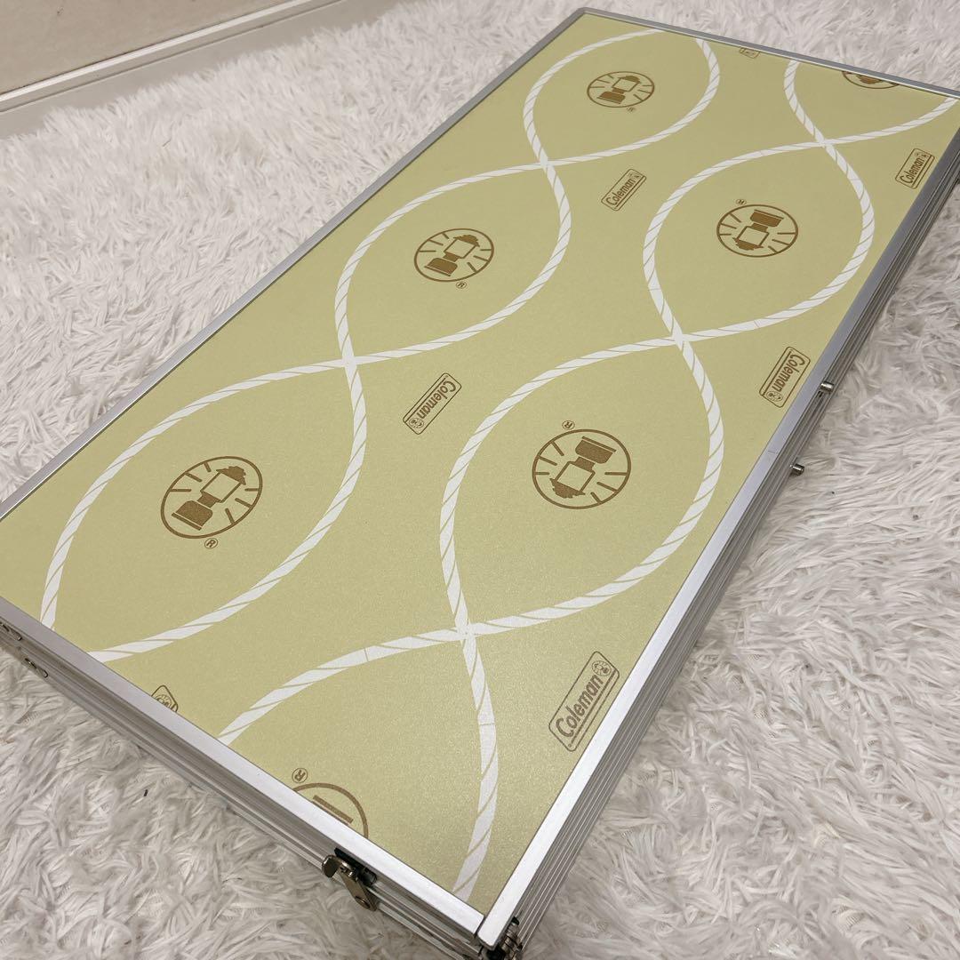 廃盤品　Coleman コールマン スリム四折テーブル　コールマンランタン柄