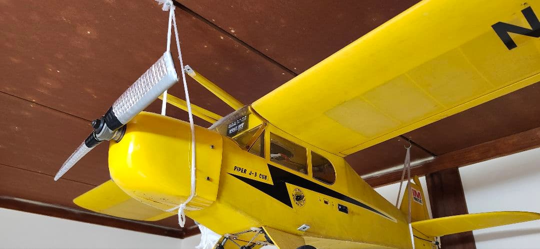 Piper J-3 Cub イエロー