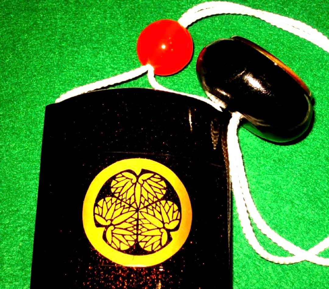 水戸黄門　印籠　三つ葉葵　德川家紋