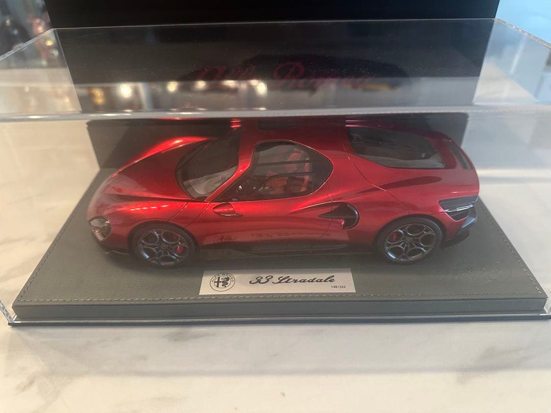 新品希少 BBR 1/18 アルファ ロメオ 33 Stradale ミニカー