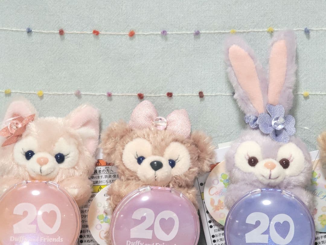 最新❤️ 20周年 カラフルハピネス ぬいぐるみバッジ ぬいぐるみチャーム