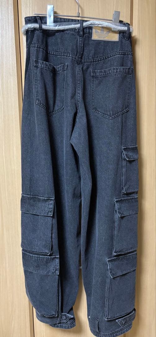 adidas アディレニウム ブラックカーゴパンツ