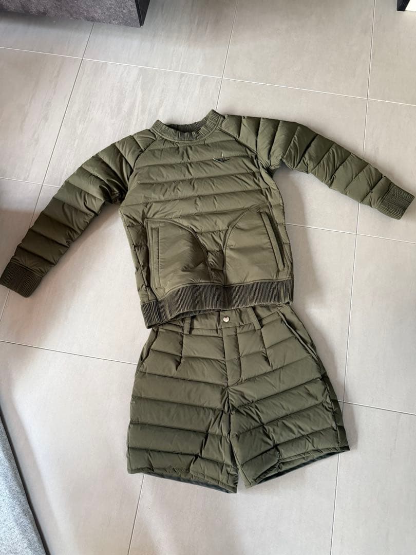 ウノピュウノウグァレトレ　未使用レディース　ダウンセットアップ