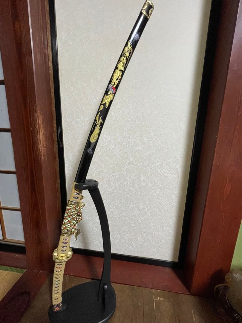 高級武具♢模造刀／レプリカ☆美品☆陣太刀☆ 刀身に竜の彫り物　観賞用