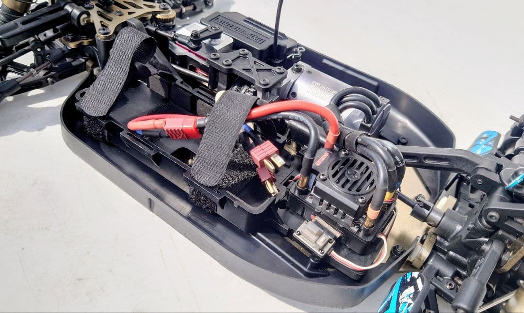 京商 1/8 インファーノ MP9e レディセット ブラシレス BT付