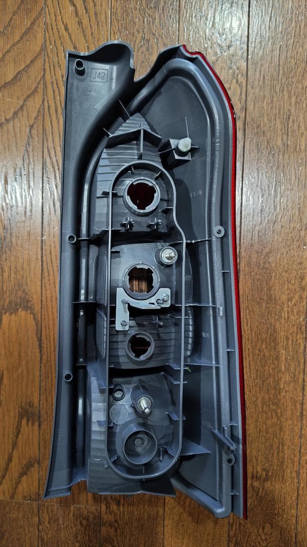 【新品未使用】サクシード プロボックス テールランプ 左側単品 L 純正部品