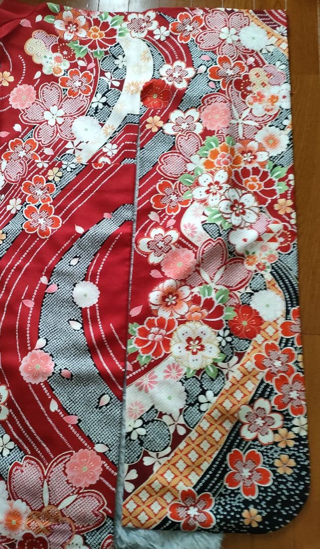 【特価】本振袖　鹿の子織　現代古典　王道の赤