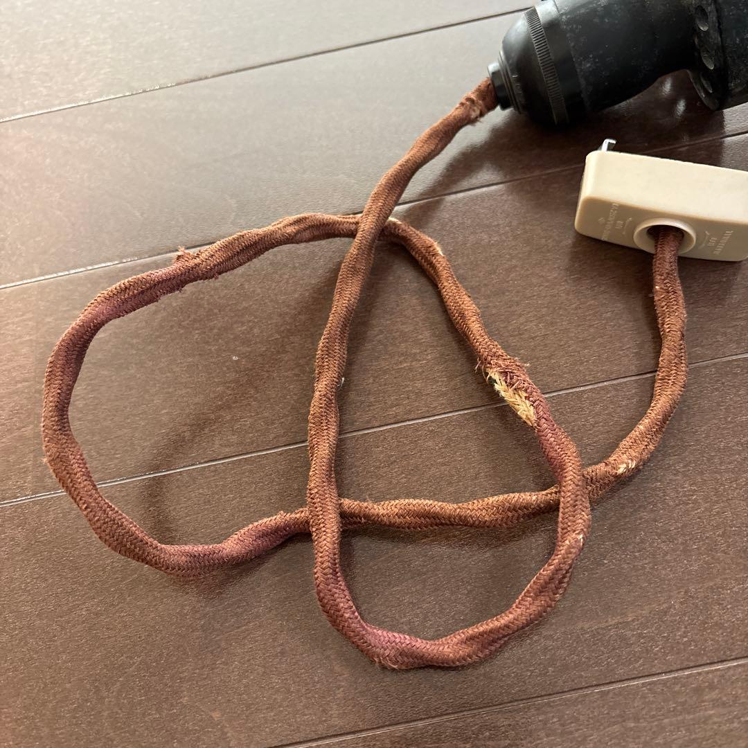 昭和レトロ　電気笠　電笠　ミルクガラス　ミルクシェード　乳白色 吊し照明