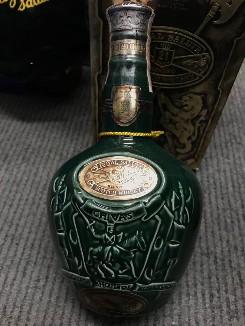 CHIVAS シーバス　 SALUTE ロイヤルサルート　21年