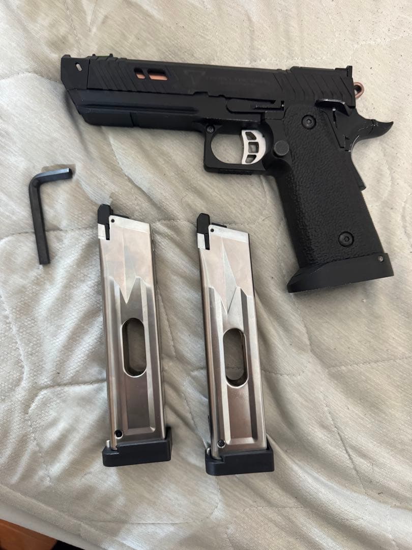 【希少】BATON BT-PIT VIPER CO2 GBB ガスガン 刻印あり