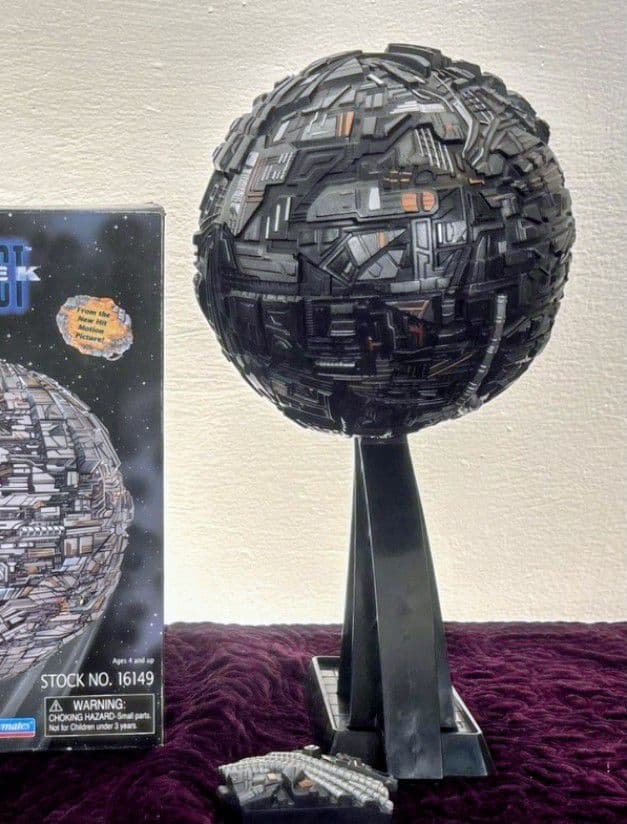 プレイメイツ スタートレック ファーストコンタクト ボーグシップ フィギュア