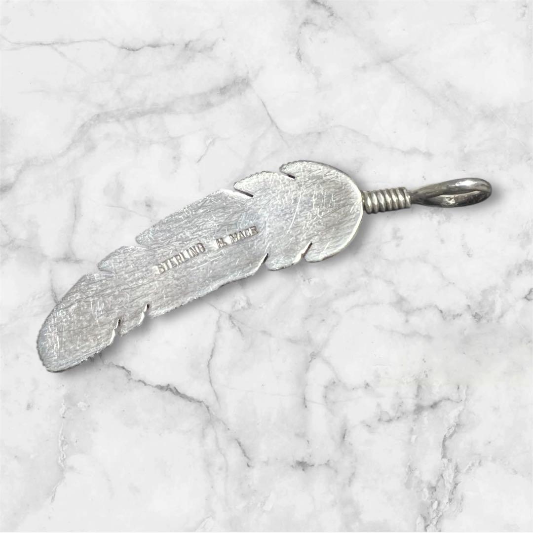 ハーヴィーメイス　ターコイズ付きフェザーネックレス