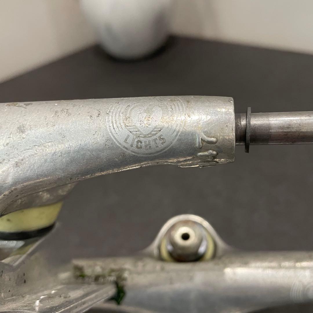 サンダートラック　チタニウムライト　T147