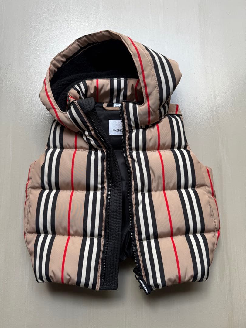 BURBERRY ストライプ柄 フード付きダウンベスト 18M