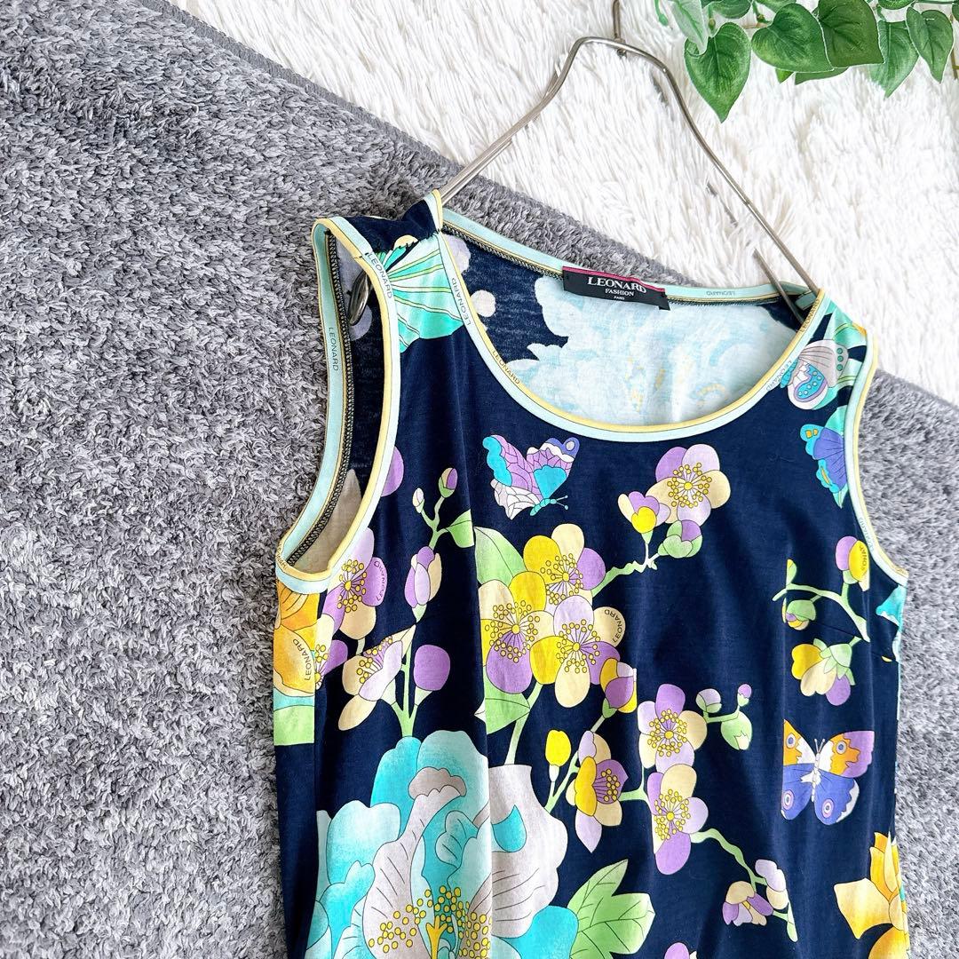 美品　レオナール　トップス　ノースリーブ　花柄　フラワー柄　コットン　黒　L