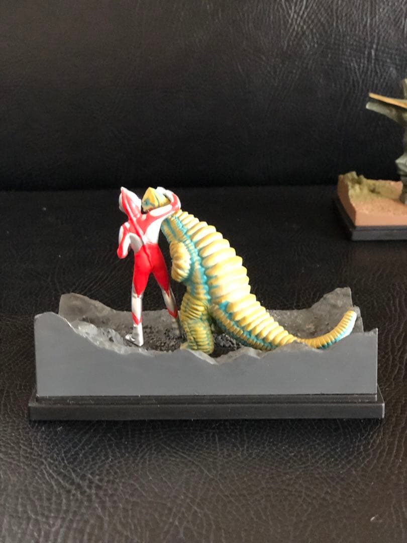 大怪獣シリーズ　どくろ怪獣レッドキング　再生怪獣ギエロン星獣　ジオラマ