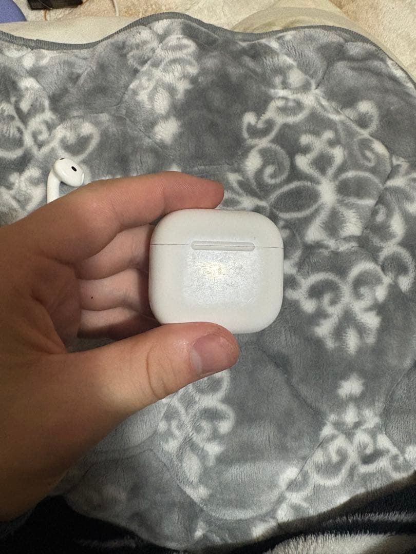 AirPods4 A3050 ノイズキャンセリングなし