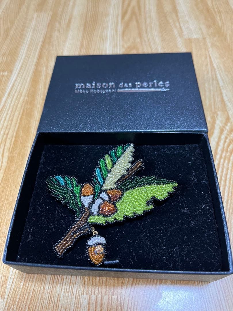 新品　maison des perles 小林モー子さん　ブローチ