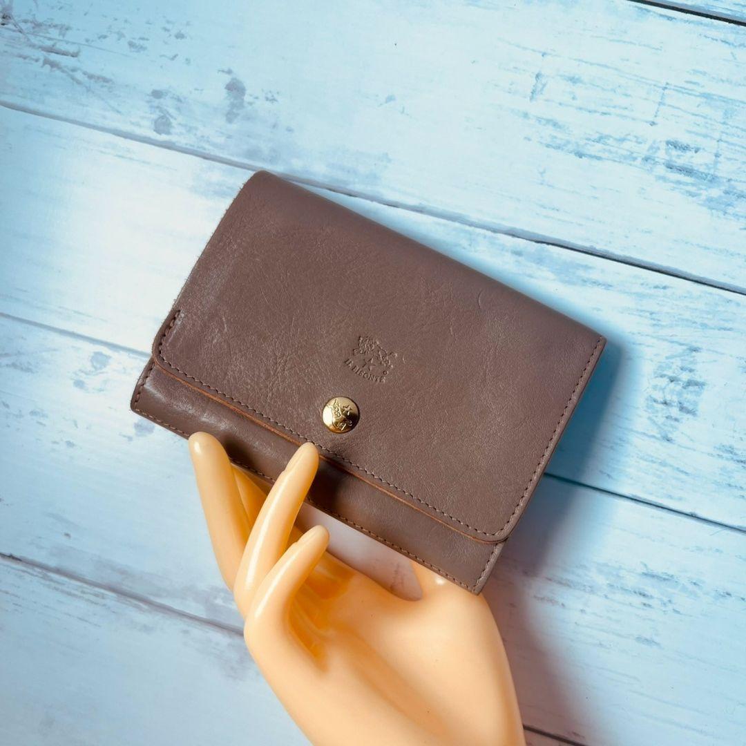 【希少　高級感漂う美しい本革】　IL BISONTE　二つ折り財布　バイソン刻印