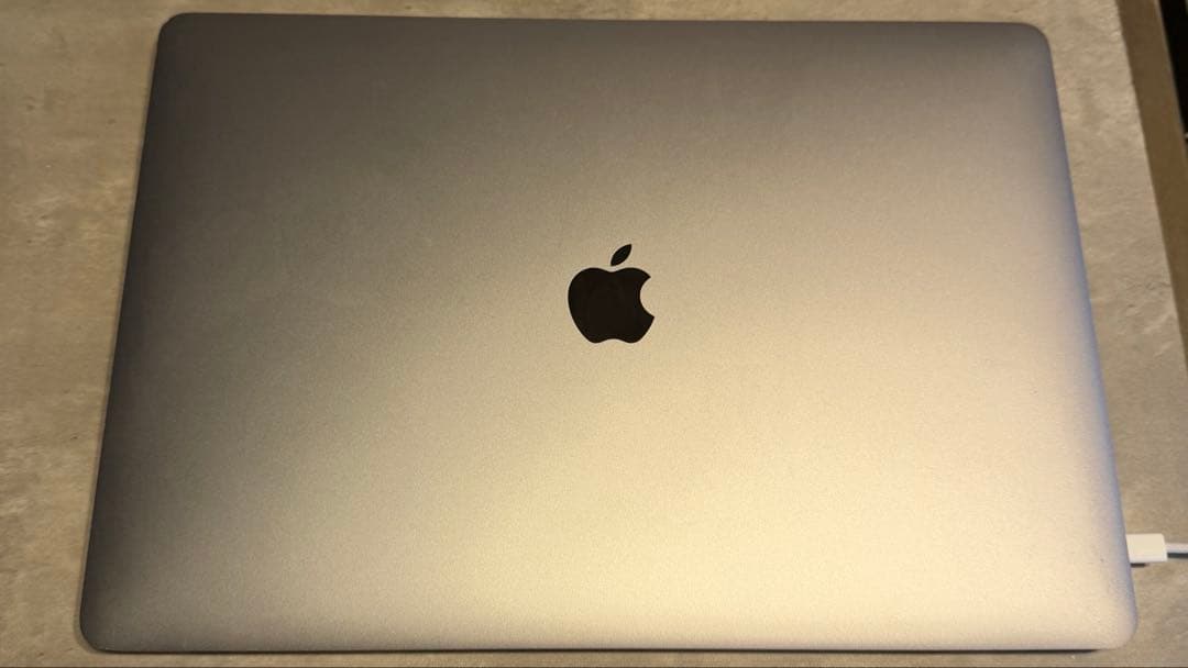 MacBook Pro 15インチ 2016 / Core i7 / 16GB