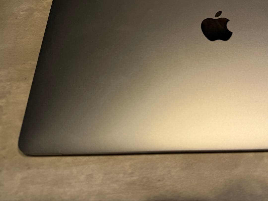 MacBook Pro 15インチ 2016 / Core i7 / 16GB