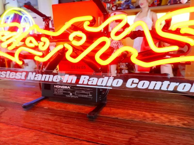 トラクサス ネオンサイン TRAXXAS FOR Man cave 男の秘密基地