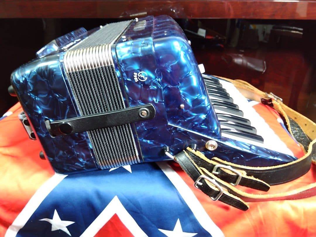 【可愛いレア品音出OK】YAMAHA T25B テナー（中音域）アコーディオン