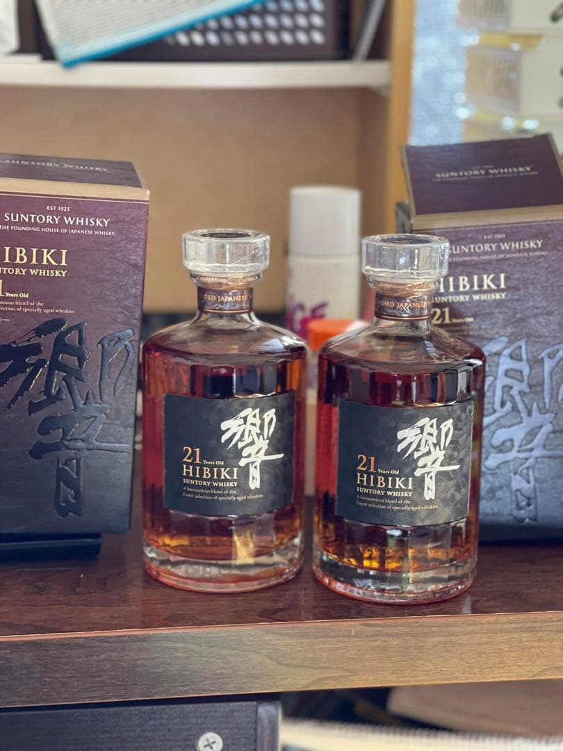 サントリー　響21年　新品・箱付き　700ml  43%