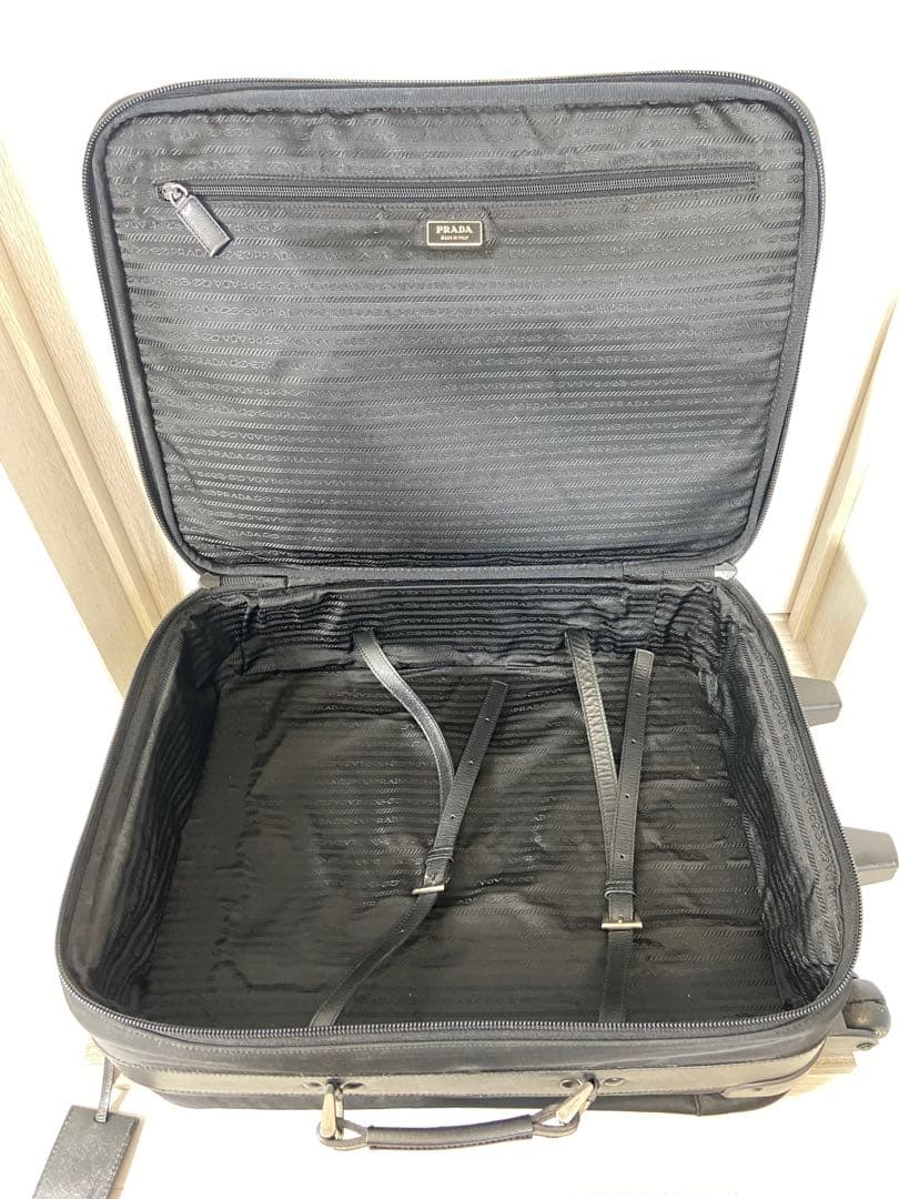 PRADA スーツケース　ナイロン　三角ロゴプレート　キャリーケース　黒　レザー