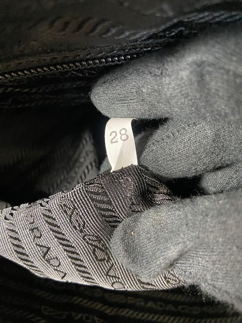 PRADA スーツケース　ナイロン　三角ロゴプレート　キャリーケース　黒　レザー