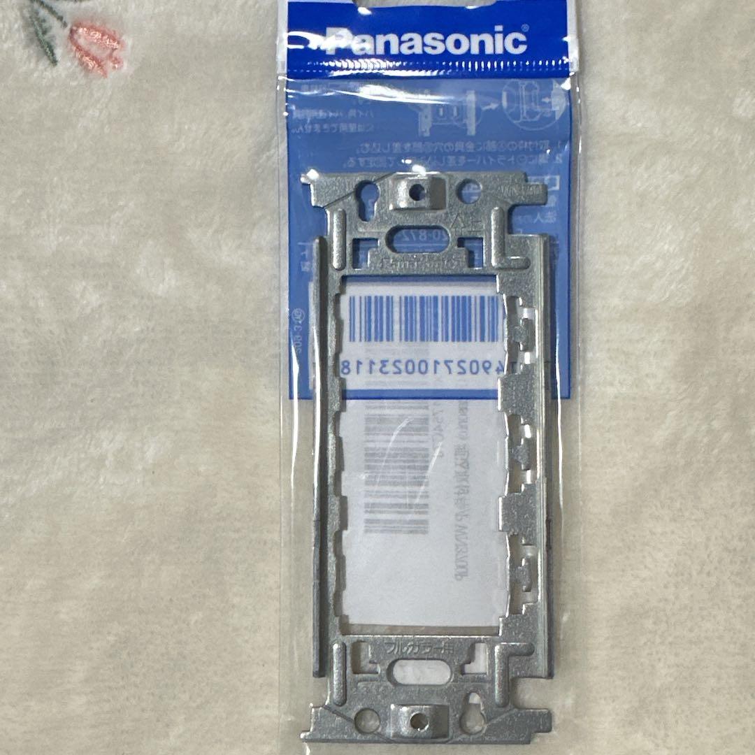 Panasonic フルカラー埋込取付枠 WN3700P