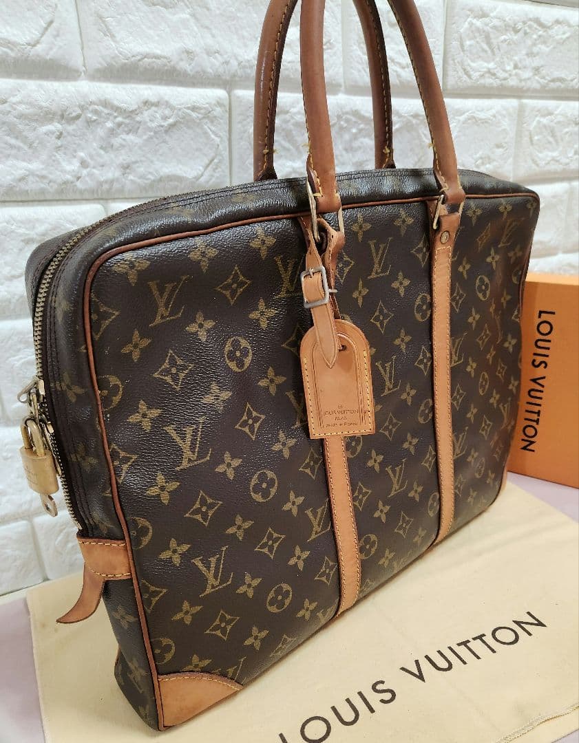 【hiro※】ルイヴィトン モノグラム ポルトドキュマン ヴォワヤージュ