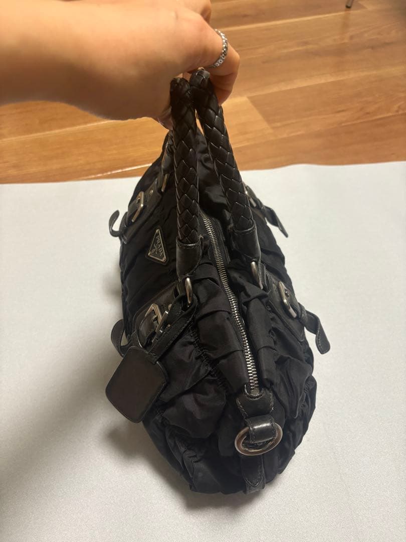 プラダ ナイロン ハンドバッグ ブラック