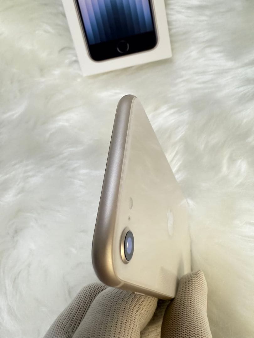 iphone SE 第3世代 スターライト64GB国内版 SIMフリー「箱付き」