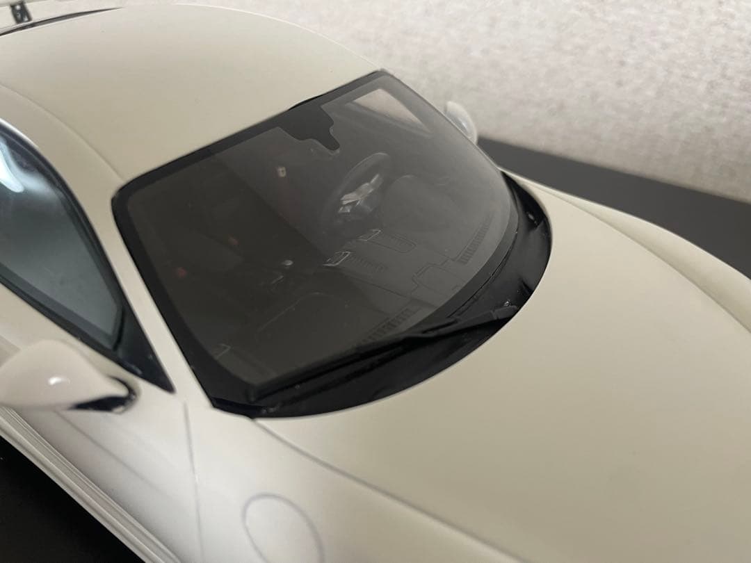 gtスピリット　ケイマンgt4 1/18 ホワイト