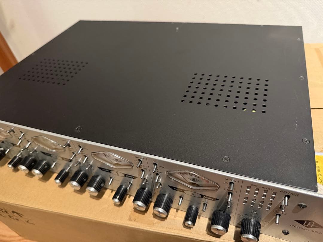 UNIVERSAL AUDIO 4-710D 4ch 高級マイクプリアンプ