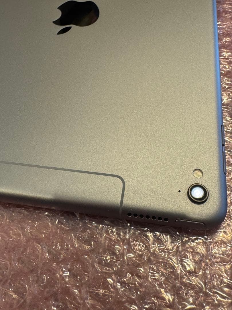 iPad Pro (9.7インチ) 128GB Wi-Fi SIMフリー