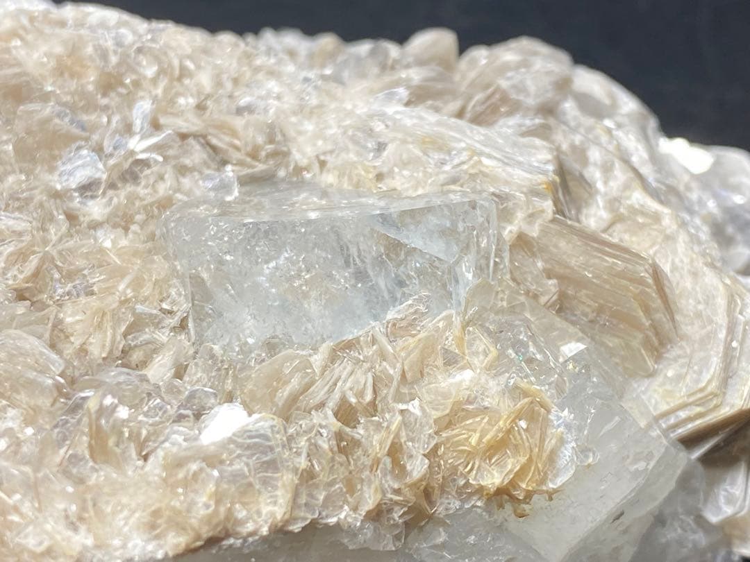 アクアマリン　マイカ　147g