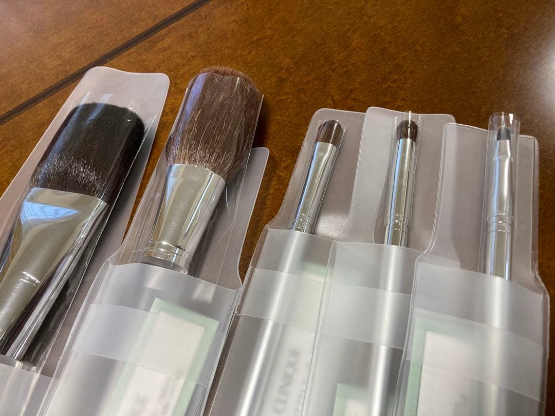 新品未使用CLINIQUE［クリニーク］メイクブラシセット