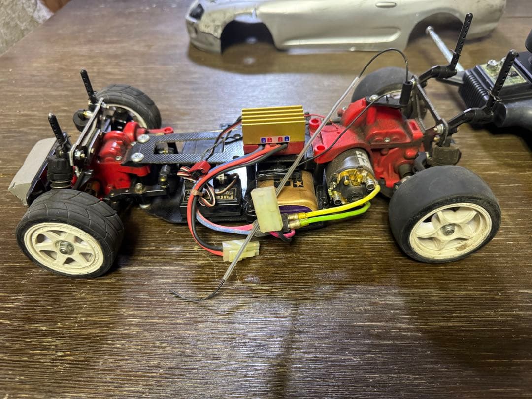 に*ン様 ラジコン　トヨタ　スープラ　部品パーツ多数　まとめ売り