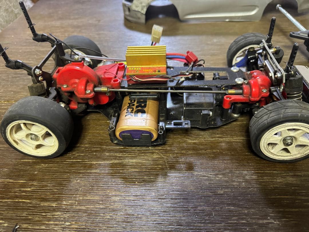 に*ン様 ラジコン　トヨタ　スープラ　部品パーツ多数　まとめ売り