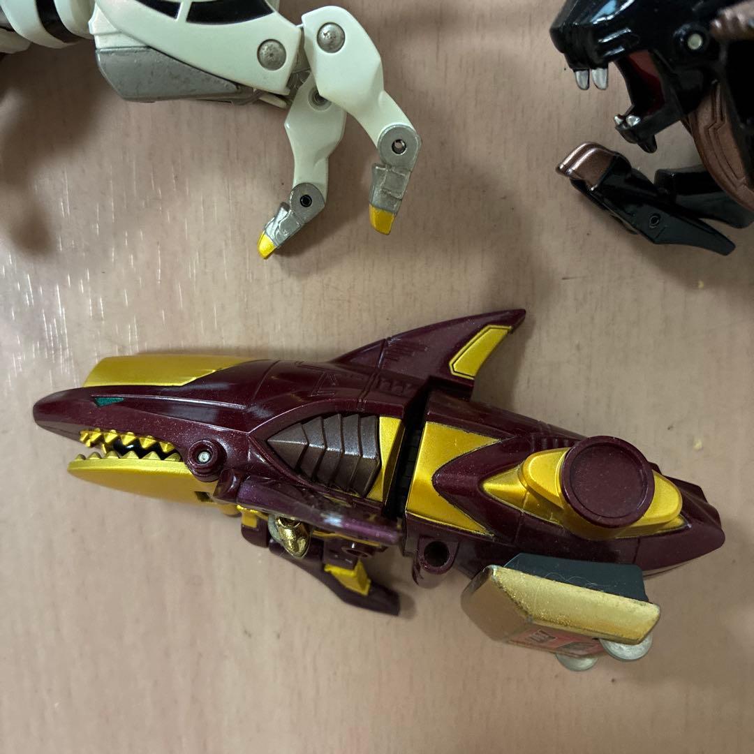 ガオレンジャー　DXガオタイガー　ガオレオン　ガオソーシャーク 尻尾無し