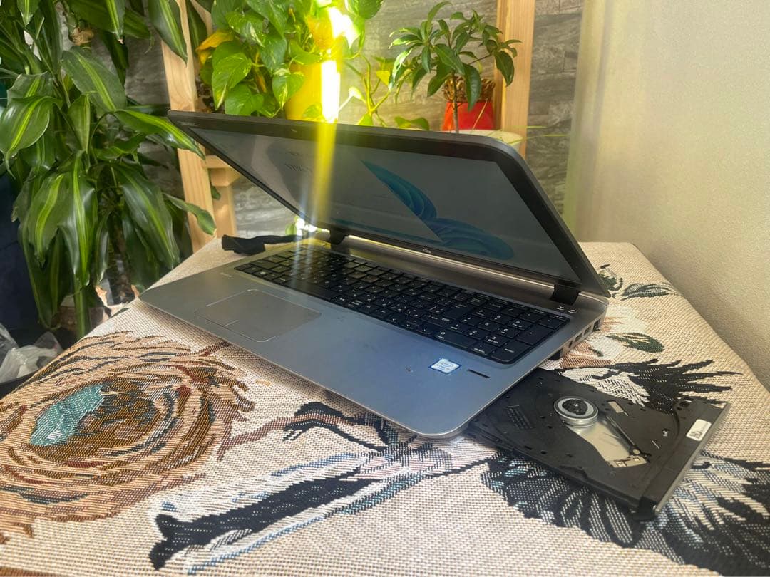 ☘️HP ProBook 450 G3☘️corei5☘️SSD☘️Windows11