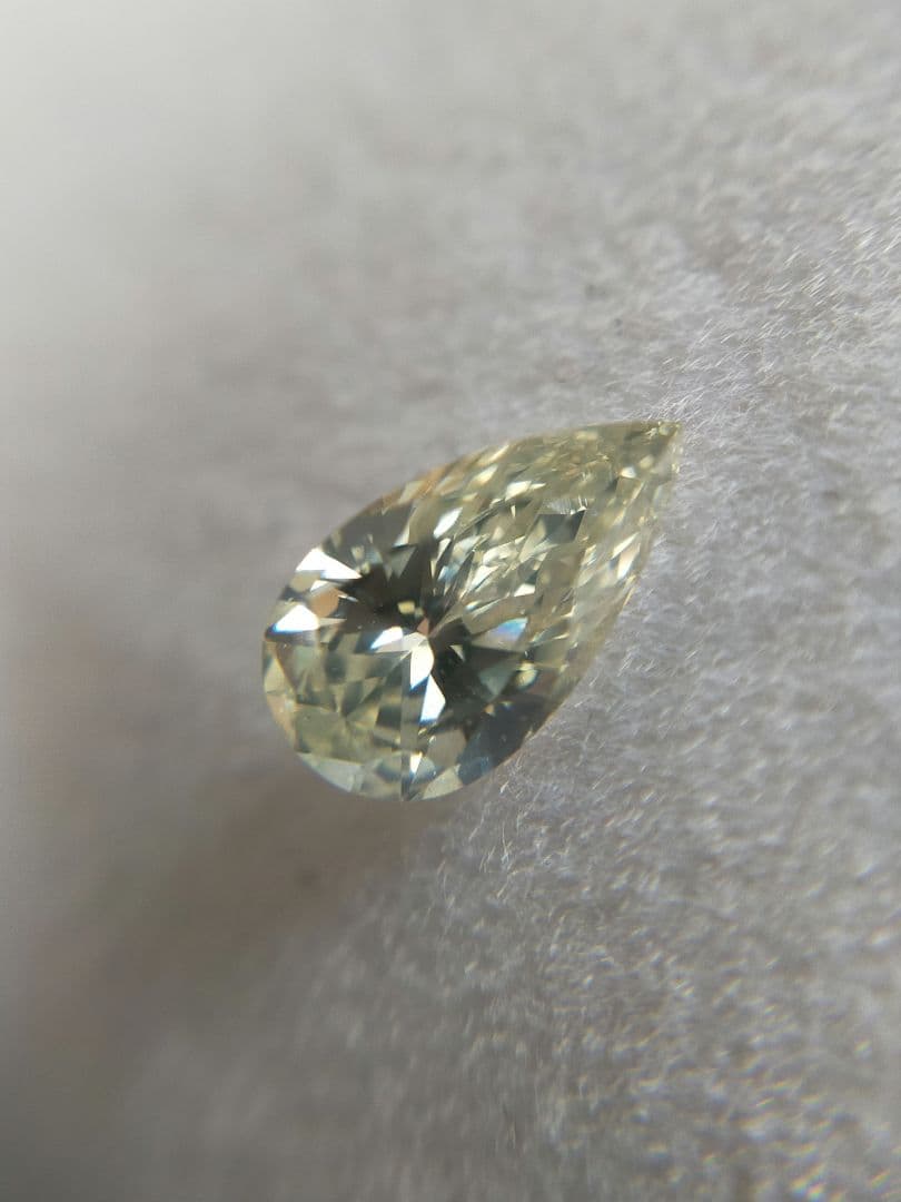 大粒 1カラット超え ペアシェイプ　天然ダイヤモンド　ルース