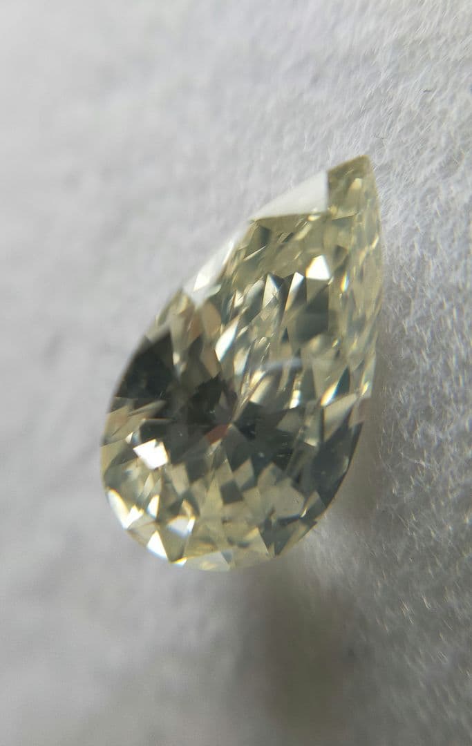 大粒 1カラット超え ペアシェイプ　天然ダイヤモンド　ルース
