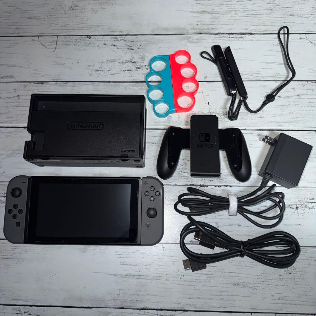 Nintendo Switch 本体 + 付属品